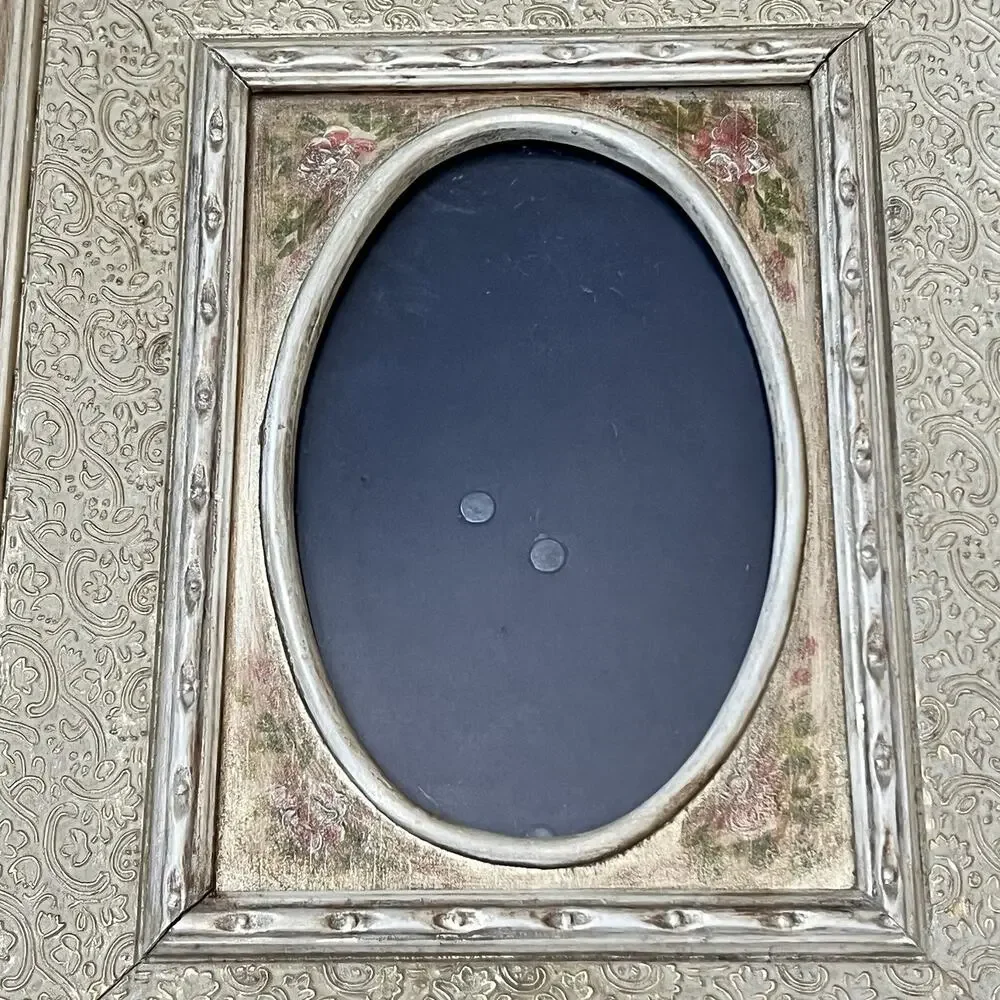 Vintage Hallmark Picture Frame Gilded Wood Construction Decorative Oval Embossed